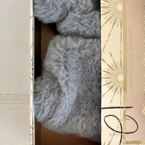 New Warming Slipper Fuzzy Lavender Infused One Sz Fits Most Gray Color - Picture 3 of 4